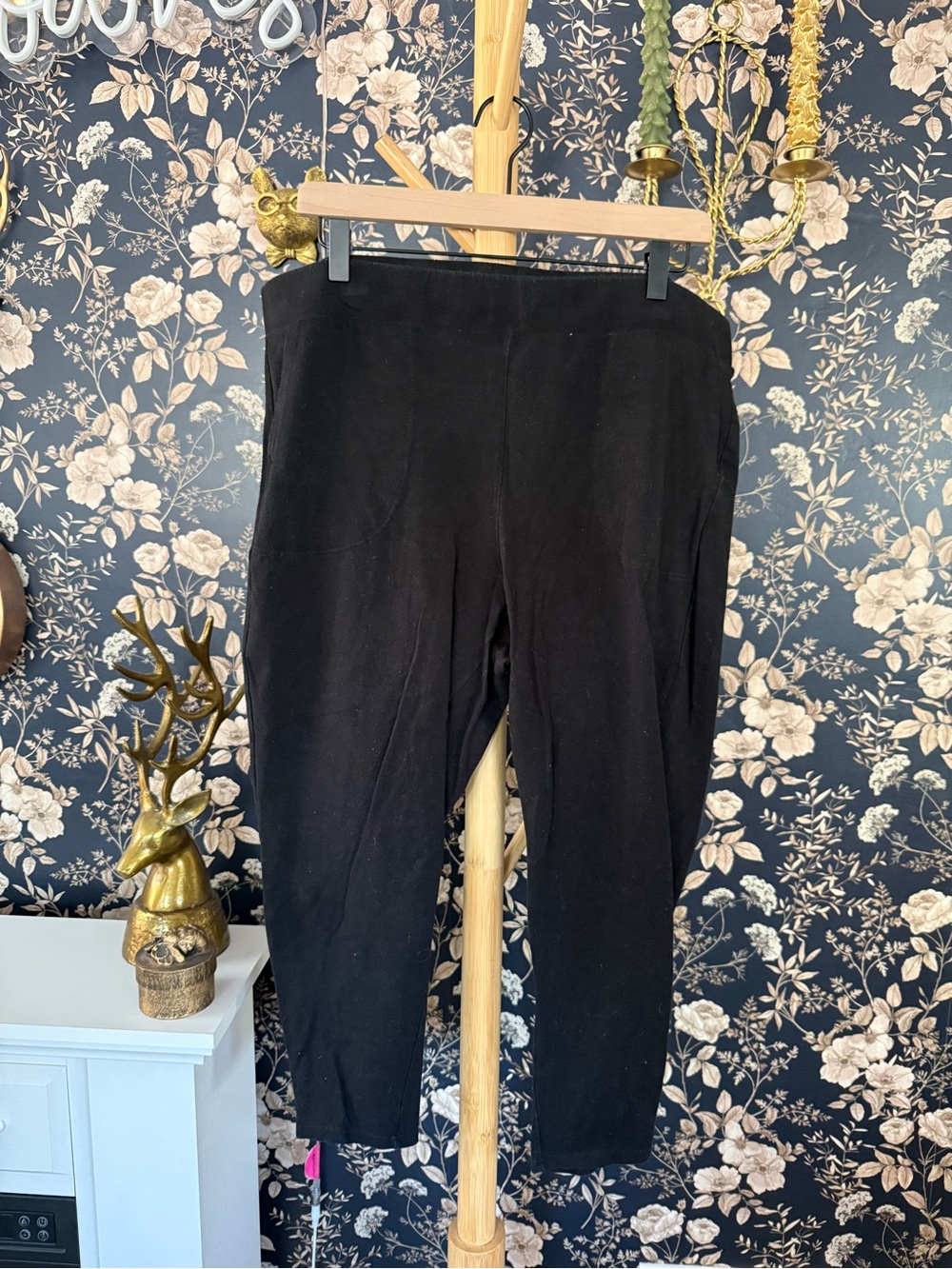torrid Black Crop/Ankle Leggings
